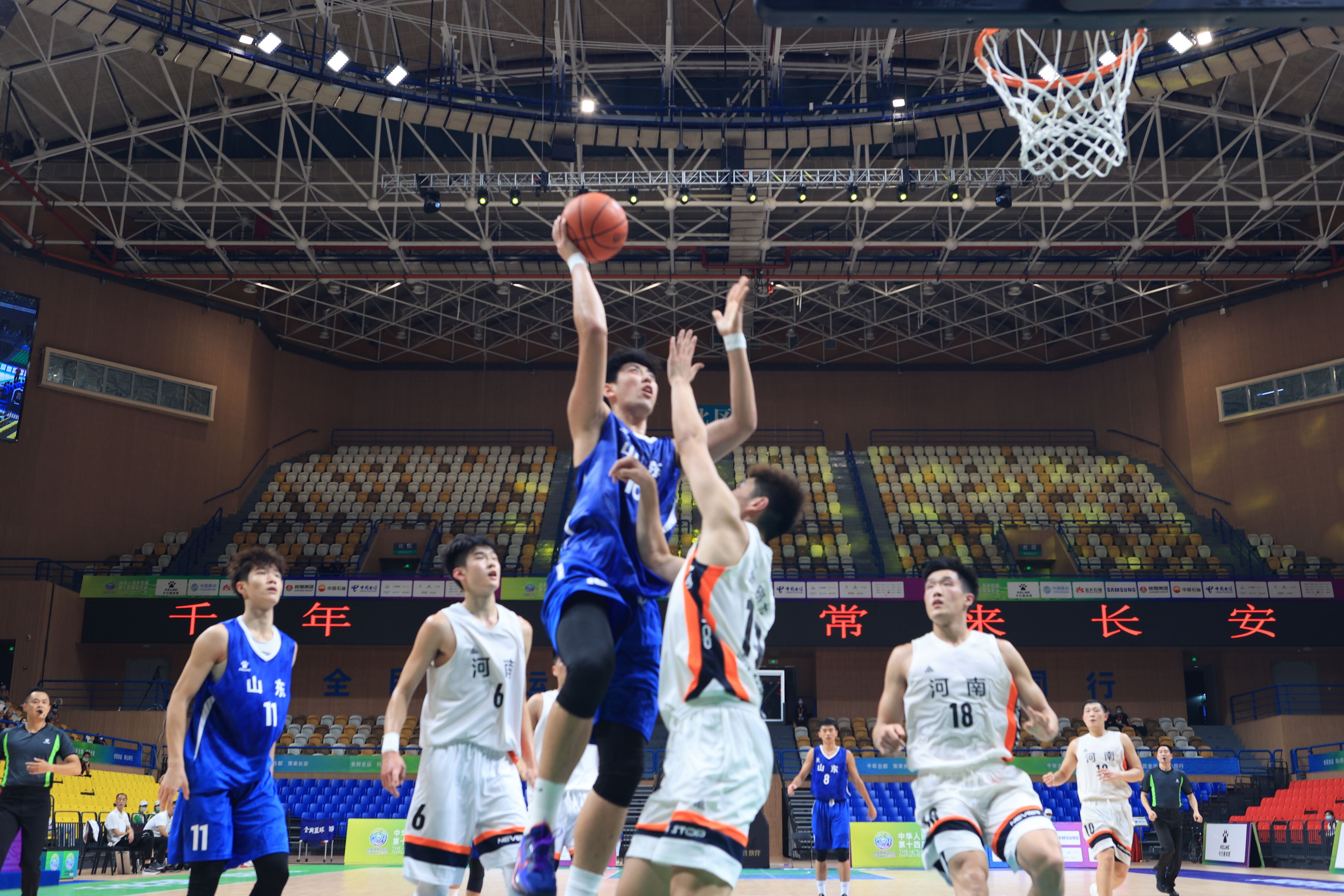 慎的防守反 慎的防守反